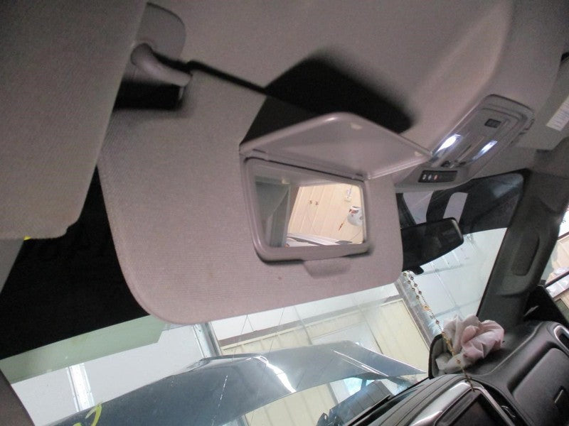 Driver Sun Visor Without Illumination Fits 19-26 SILVERADO 1500 PICKUP