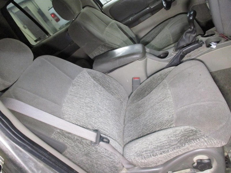 TRAILBLAZ 2002 Front Seat 1872179