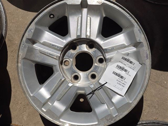 Wheel 18x8 5 Spoke Exposed Lug Nuts Opt R07 Fits 09-14 SUBURBAN 1500 1