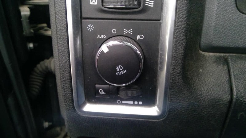 RAM1500   2018 Dash/Interior/Seat Switch 1730575