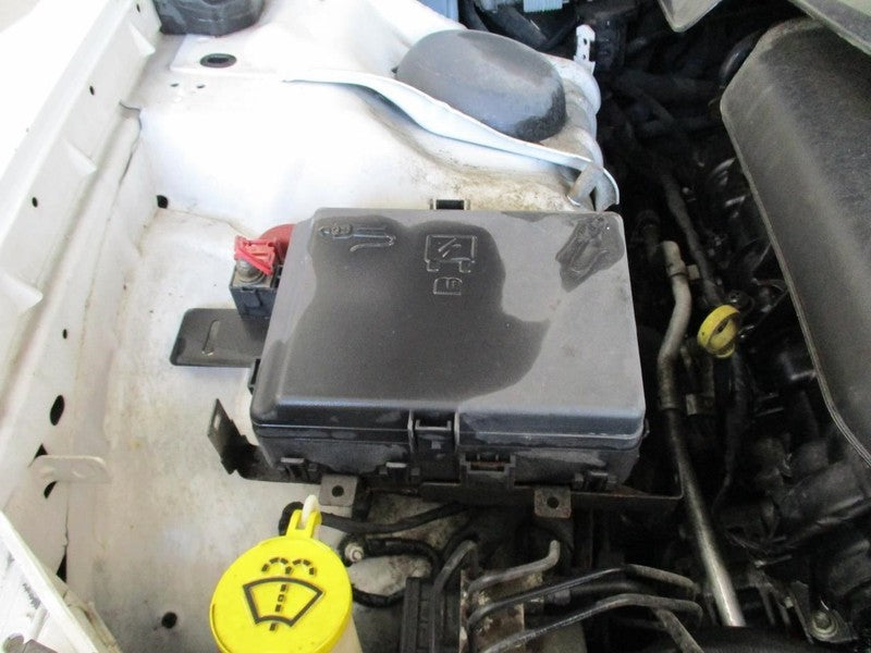 300       2016 Glove Box 1664767