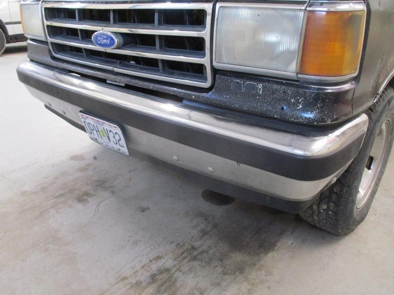 Passenger Right Headlight With Chrome Trim Fits 87-91 BRONCO 2027567