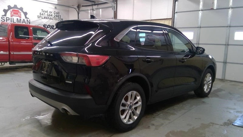 ESCAPE    2020 Front Door Trim Panel 2026258