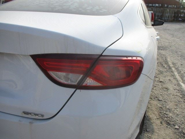 Passenger Tail Light Sedan Quarter Panel Mounted Fits 15-16 200 160015