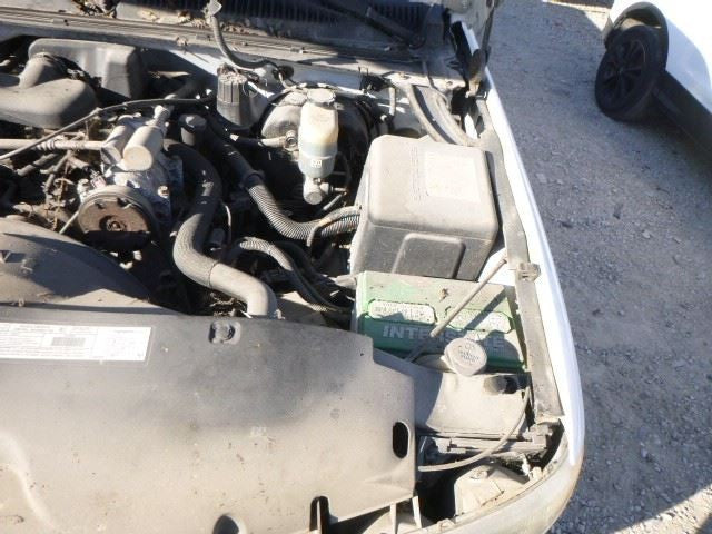 Passenger Front Door Glass Classic Style Fits 99-07 SIERRA 1500 PICKUP