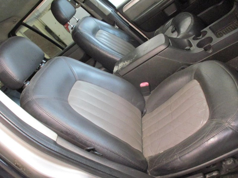 Mercury Mountaineer 2004 Front Seat 4L2Z7861018AA Used 7655