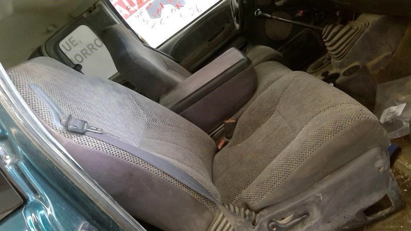 RAM2500   1999 Front Seat 1923179