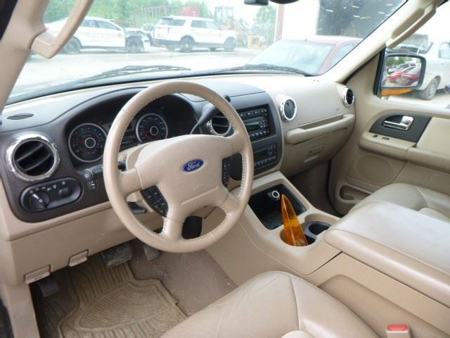 Passenger Right Headlight Bright Background Fits 03-06 EXPEDITION 1180