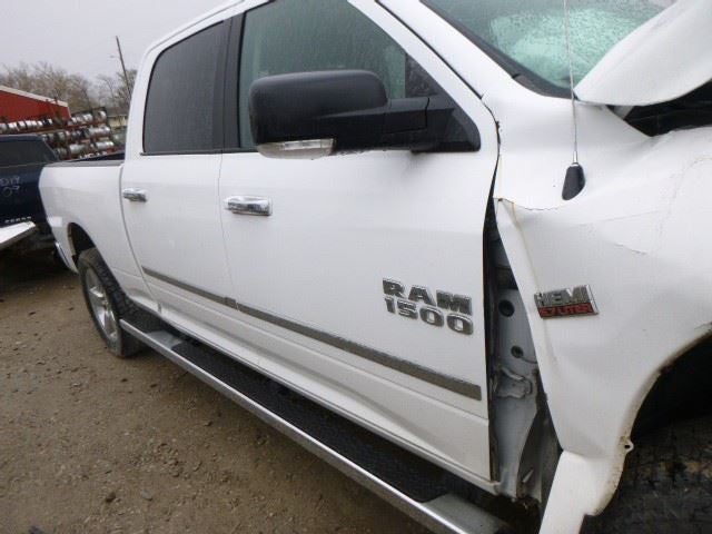 RAM1500   2016 Front Door Trim Panel 1618766