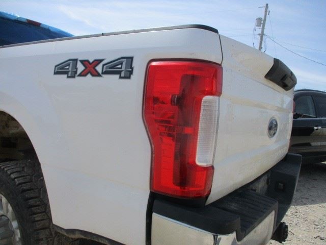 Exhaust Fluid Tank Fits 17-19 FORD F250SD PICKUP 1618066