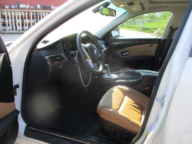 Passenger Grille Upper Bumper Mounted Fits 06-10 BMW 550i 1563597