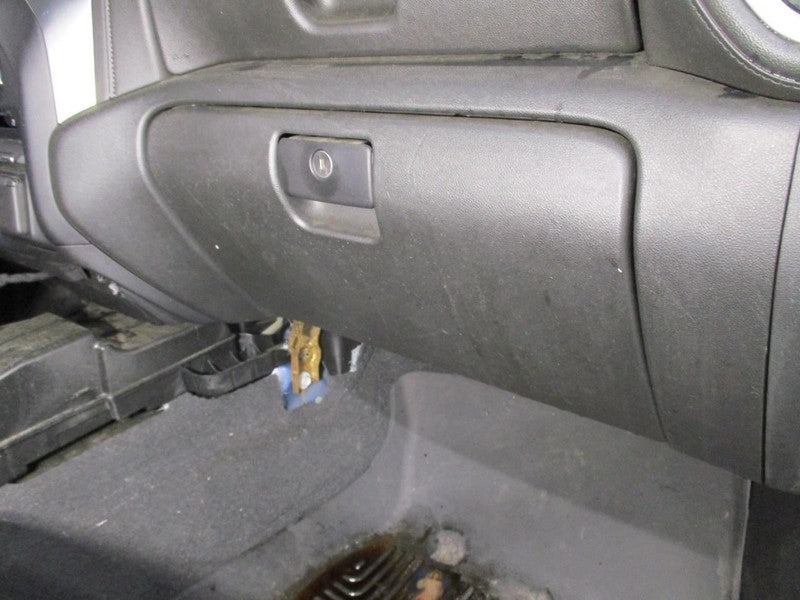 SILVRDO15 2019 Glove Box 1682937