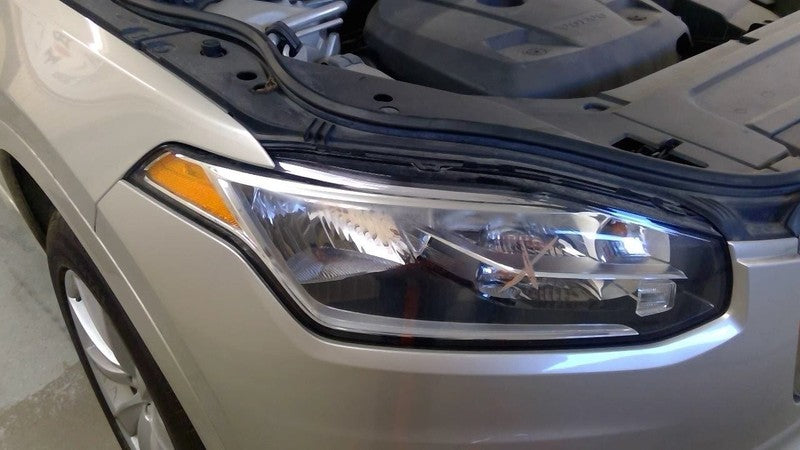 Passenger Right Headlight Halogen Fits 16 VOLVO XC90 1722744