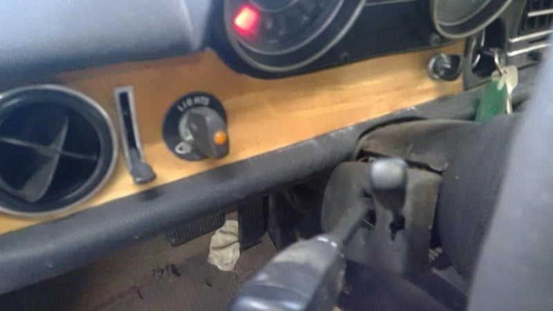 300D      1976 Dash/Interior/Seat Switch 1942688