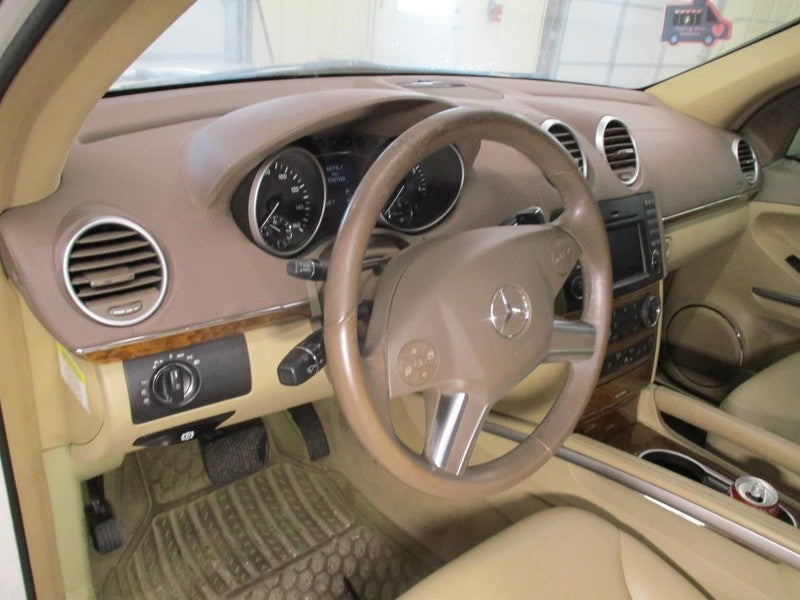 GL450     2009 Steering Wheel 2033323