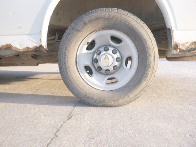 Rear Axle 9-3/4" Ring Gear 3.73 Ratio Fits 03-09 EXPRESS 2500 VAN 1698