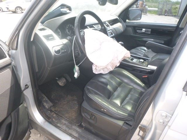 Grille Upper Hse Fits 10-11 RANGE ROVER SPORT 1624938