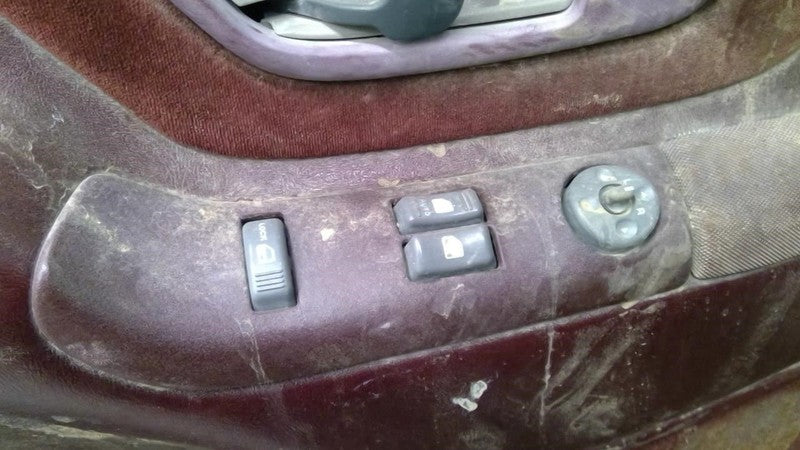 TCHEV2500 1995 Front Door Switch 1793251