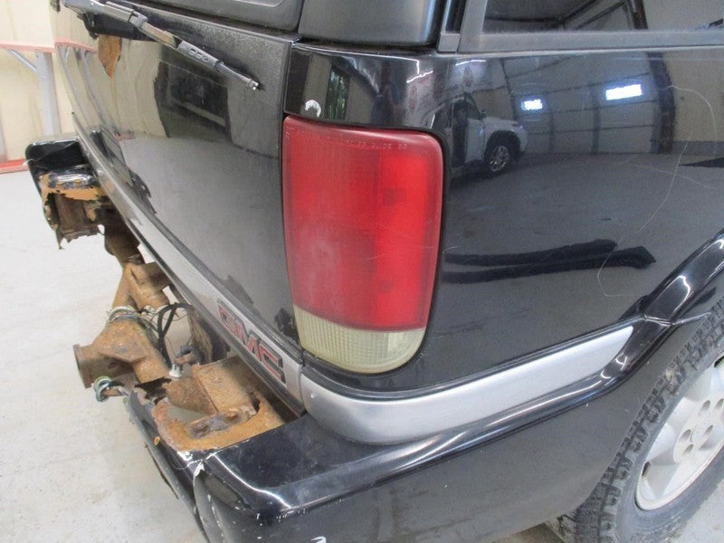 Passenger Right Tail Light Fits 95-05 BLAZER S10/JIMMY S15 1943731