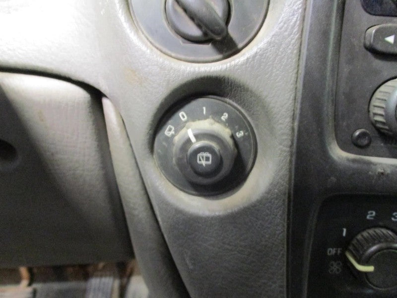 TRAILBLAZ 2002 Dash/Interior/Seat Switch 1872271