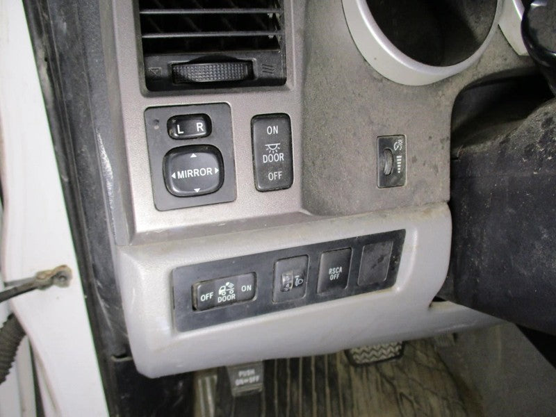 TUNDRA    2010 Dash/Interior/Seat Switch 1702352