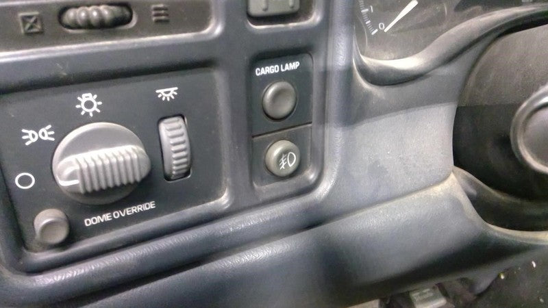 SILVRDO15 2002 Dash/Interior/Seat Switch 1981212