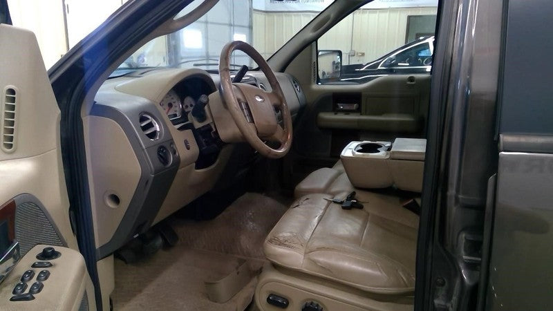 F150      2006 High Mounted Stop Light 2033953