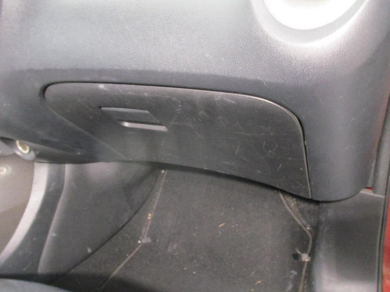 JUKE      2013 Glove Box 1972869