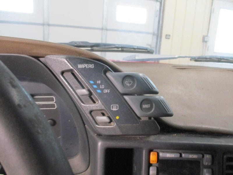 SUNBIRD   1993 Dash/Interior/Seat Switch 1942609