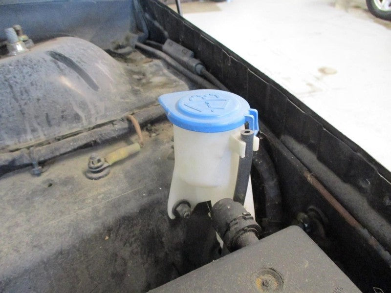 AC Compressor Fits 03-05 RANGE ROVER 1736687
