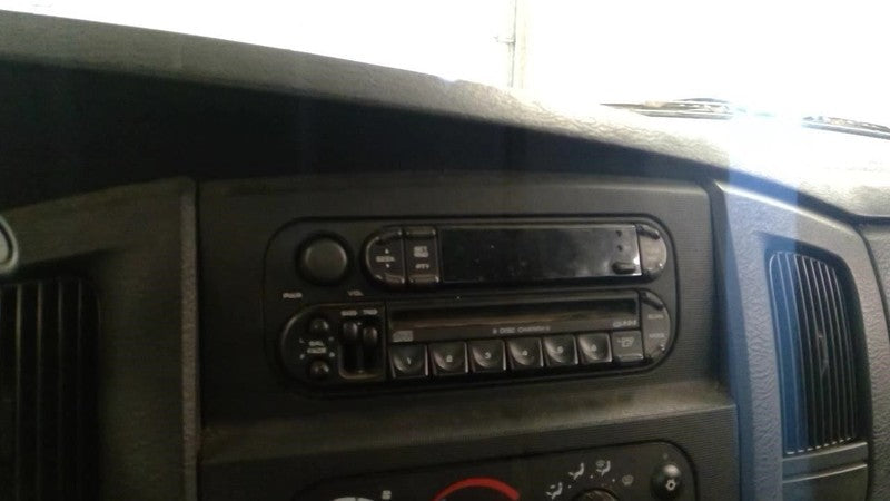 Audio Equipment Radio Am-fm-integral 6 CD Changer Fits 05-06 08-10 VIP
