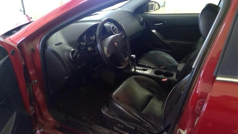 G6        2007 Engine Cover 1734797