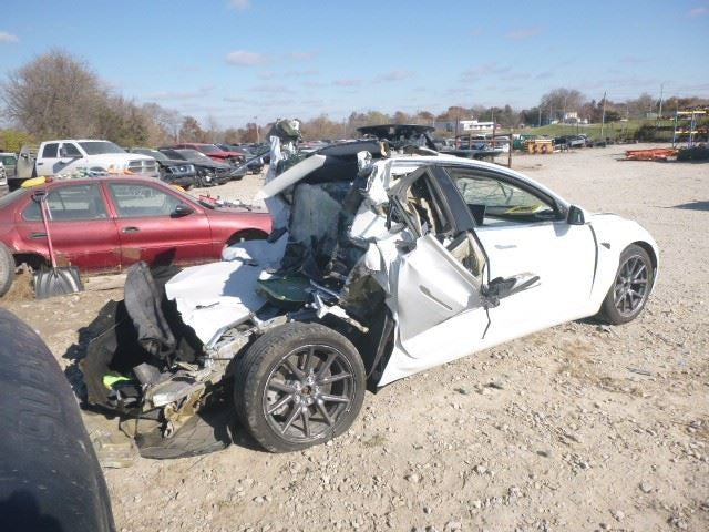 TESLA 3   2020 Console Front 1528314
