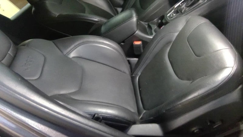 Passenger Front Seat Electric Leather Without Memory Fits 15-22 CHEROK