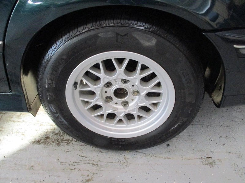 AC Compressor Fits 98-00 BMW 528i 1725009