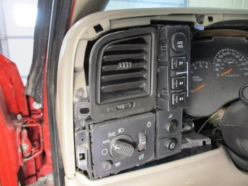 SILVRDO15 2006 Dash/Interior/Seat Switch 2017974