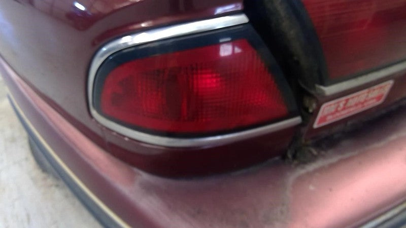 AC Compressor Fits 96-99 BONNEVILLE 1733774