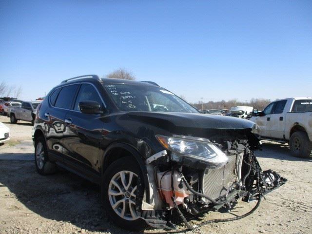 ROGUE     2019 Front Door Trim Panel 1555041