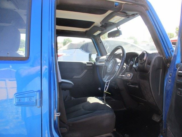 WRANGLER  2016 Front Door Trim Panel 1572457