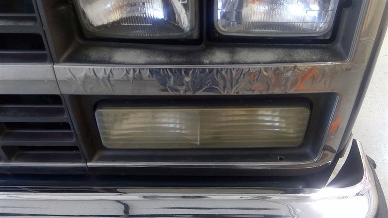 Driver Corner/Park Light Below Headlamps Fits 92-96 CHEVROLET 30 VAN 1
