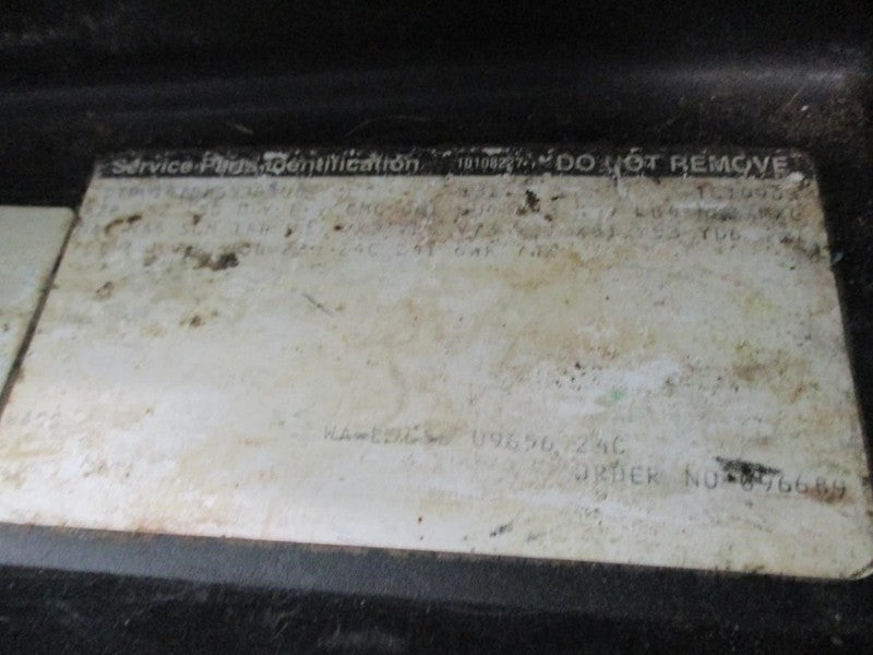 TGMC1500  1991 Glove Box 2027072