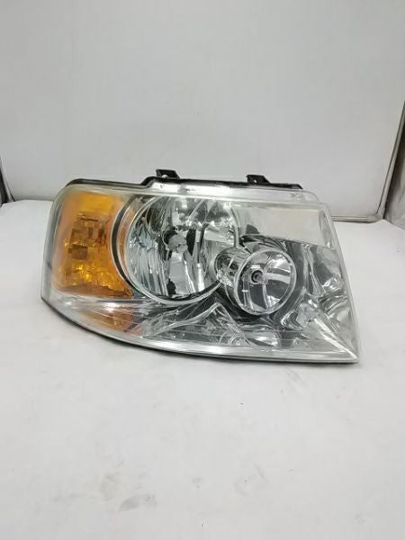 Passenger Right Headlight Bright Background Fits 03-06 EXPEDITION 1180