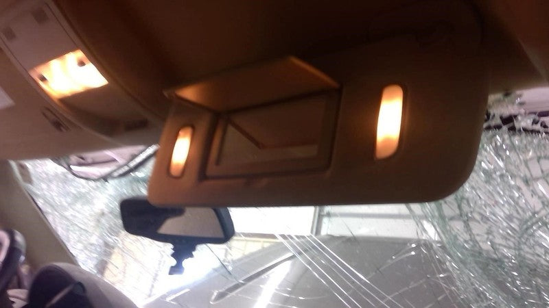 Passenger Right Sun Visor Illuminated Fits 07-14 ESCALADE 1930657