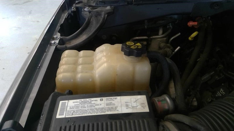 Coolant Reservoir Fits 04-09 HUMMER H2 1898848