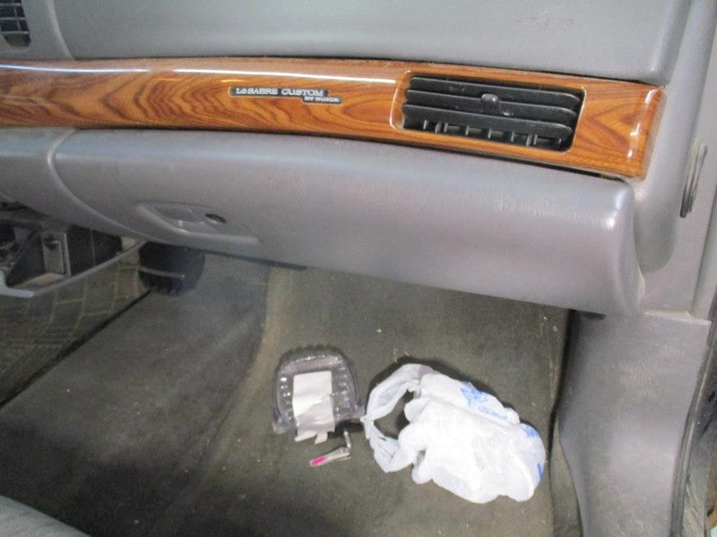 LESABRE   2002 Glove Box 1996510