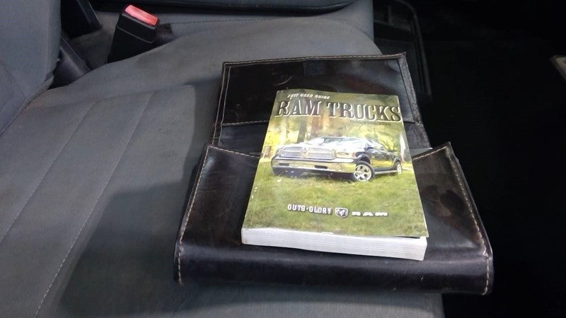 RAM3500   2017 Owners Manual 1714157