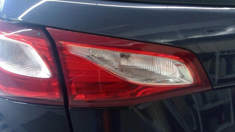 Driver Tail Light Without LED Liftgate Mounted Fits 18-19 EQUINOX 1985