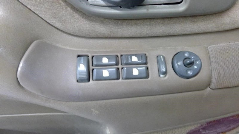 SUBCHEV15 1999 Front Door Switch 1917392