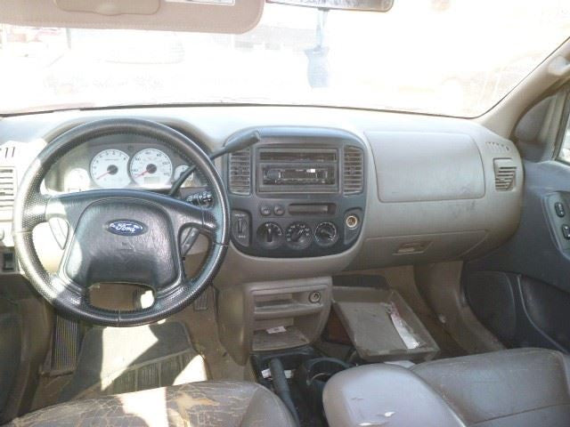 Carrier Rear 1 Sensor Plug Fits 01-04 ESCAPE 1485673