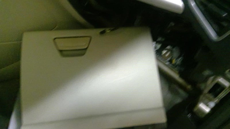 ESCAPE    2013 Glove Box 2012759